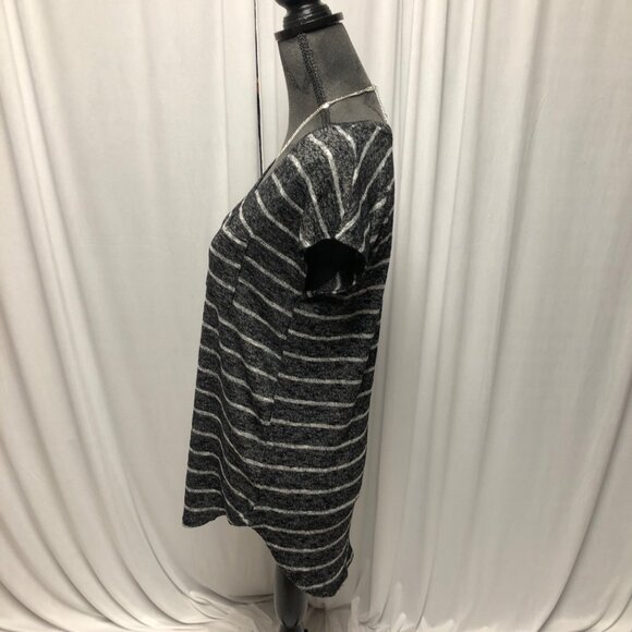 Maurices Sweater Womens Sz Small Black White Heathered Striped Short Sleeve Top - Picture 3 of 6